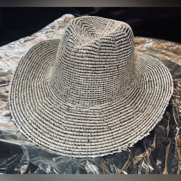 Free People NWT Dylan Distressed Cowboy Hat 🖤 Black 🤍 Sold Out - Picture 6 of 7